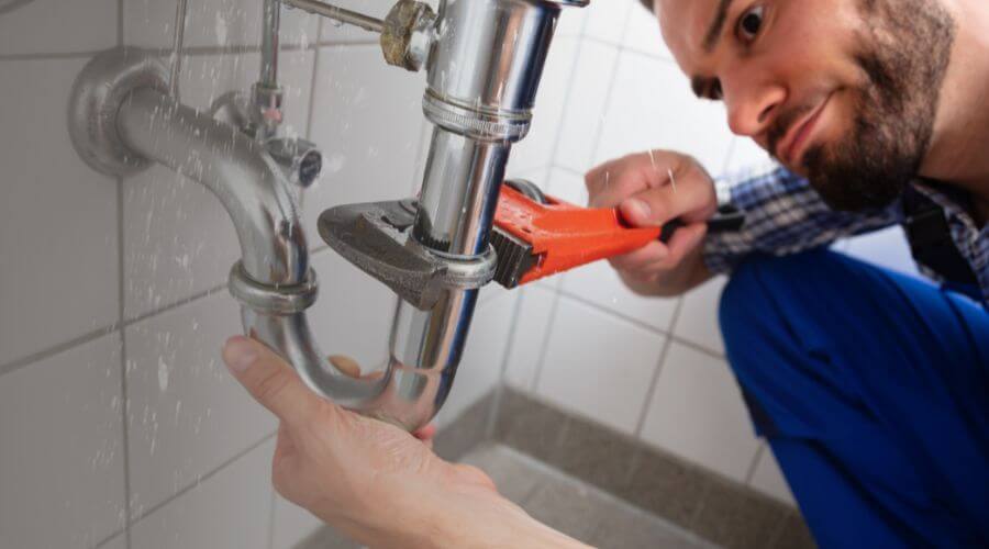 Local expert plumbing services in Falls City, TX
